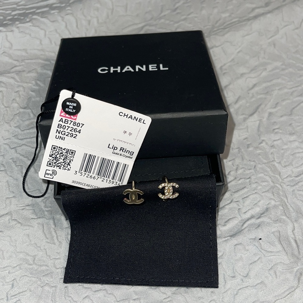 🚫SOLD🚫🔥CHANEL LIP/EAR CUFFS🔥